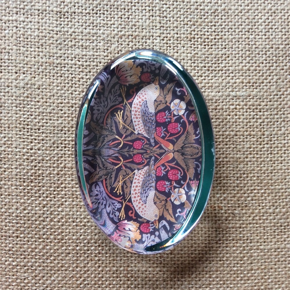 William Morris: Strawberry Thief ~ Paperweight From Past Times. - Picture 3 of 7
